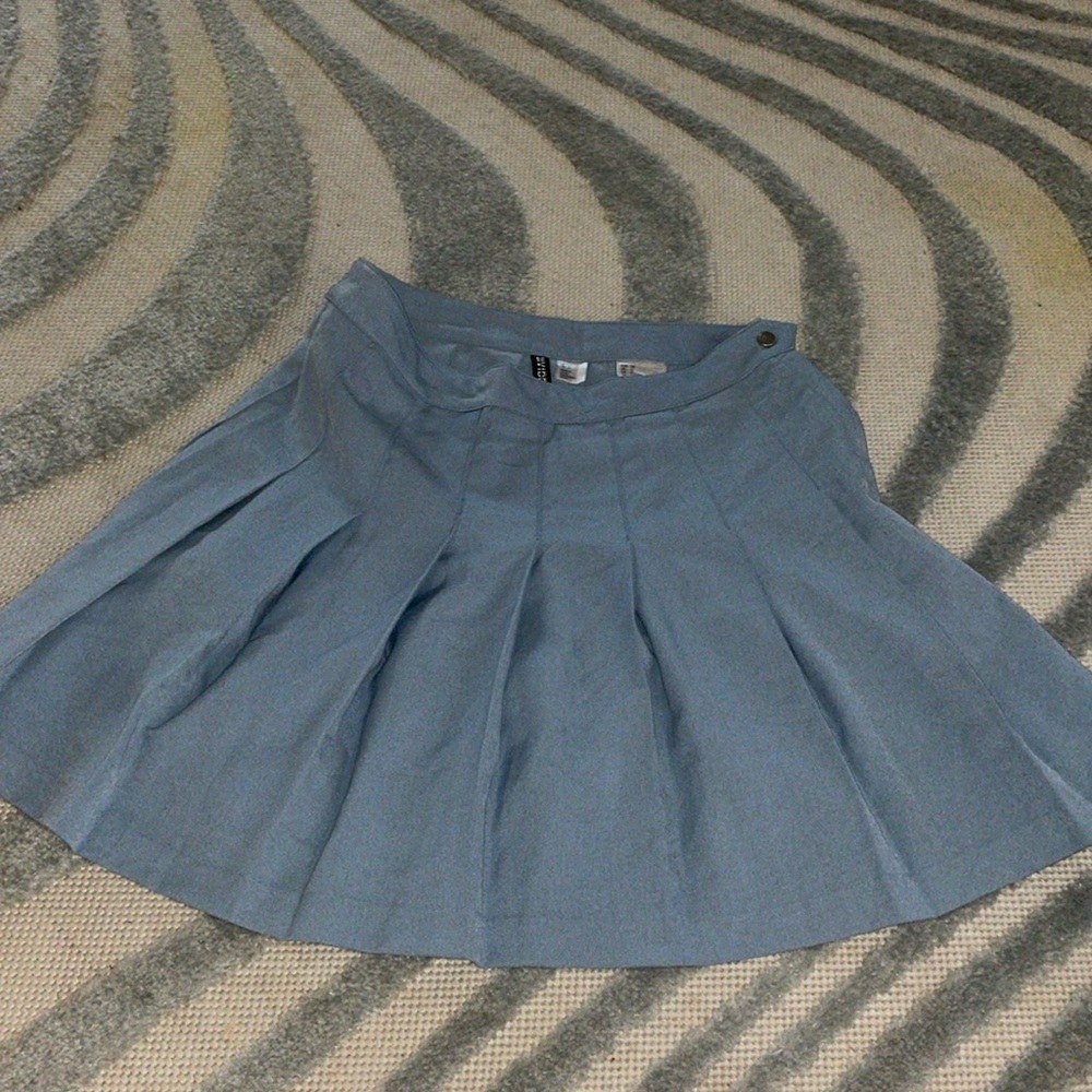 H&M pleated school skirt